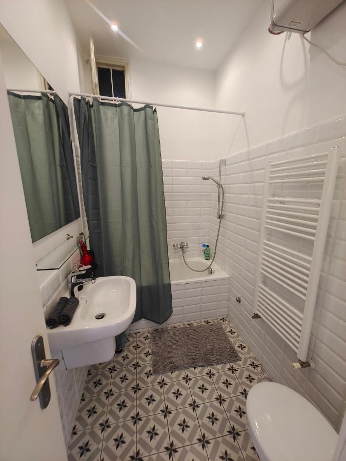 City Center 1, Cozy 2Br In The City Center! Budapeste Exterior foto
